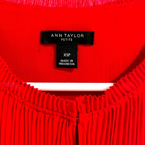 Ann Taylor Pleated Red Blouse Ruffle Sleeve Size XSP - Picture 3 of 5